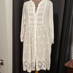 Everleigh Ivory Long Sleeve Lace Dress